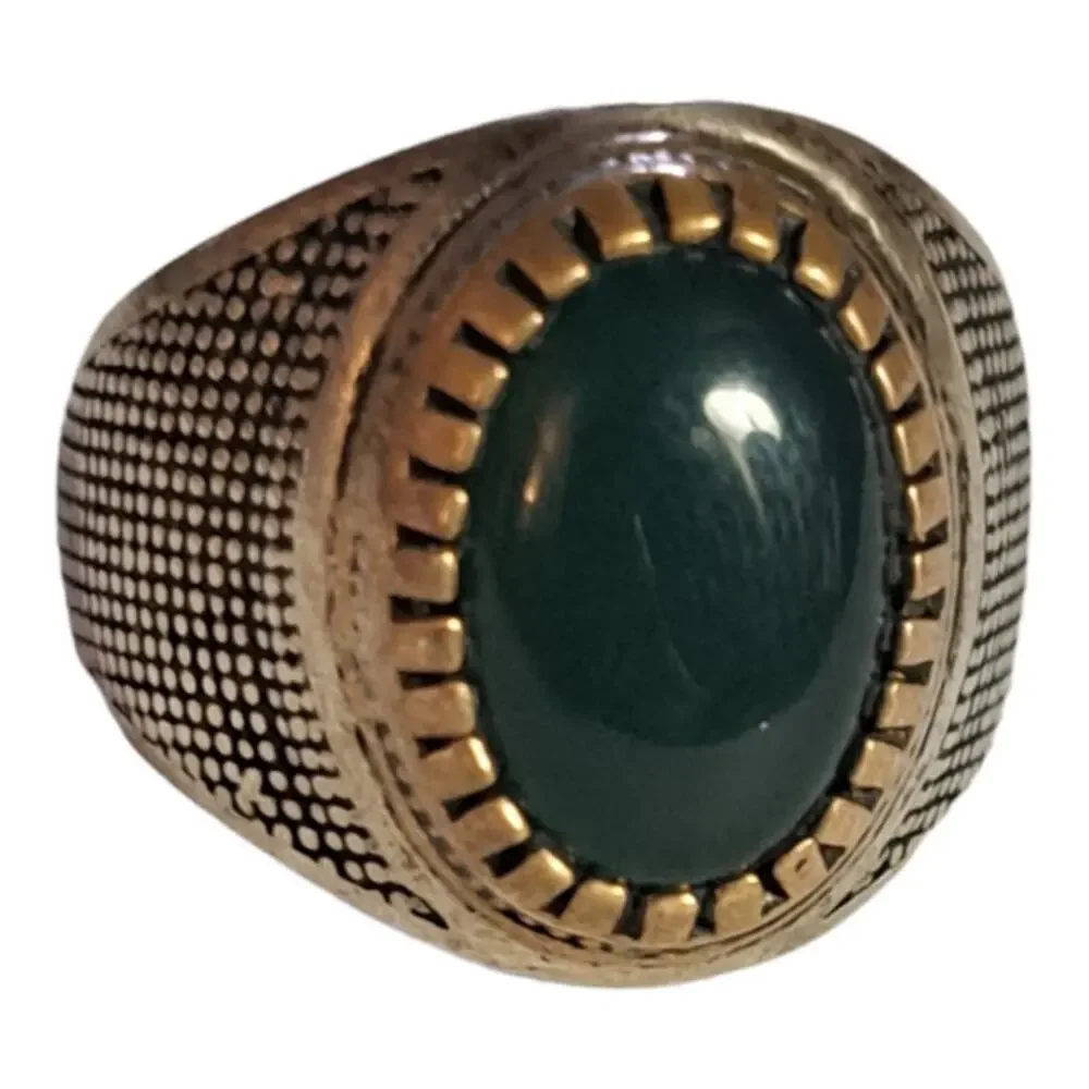 hand made Silver emerald rind size 9.5‎